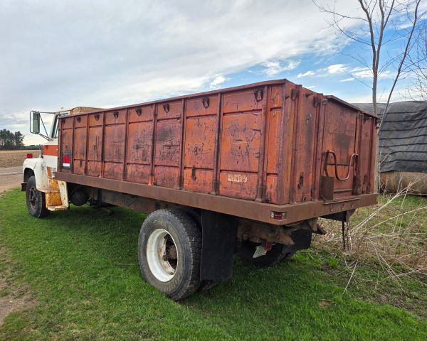 auction image